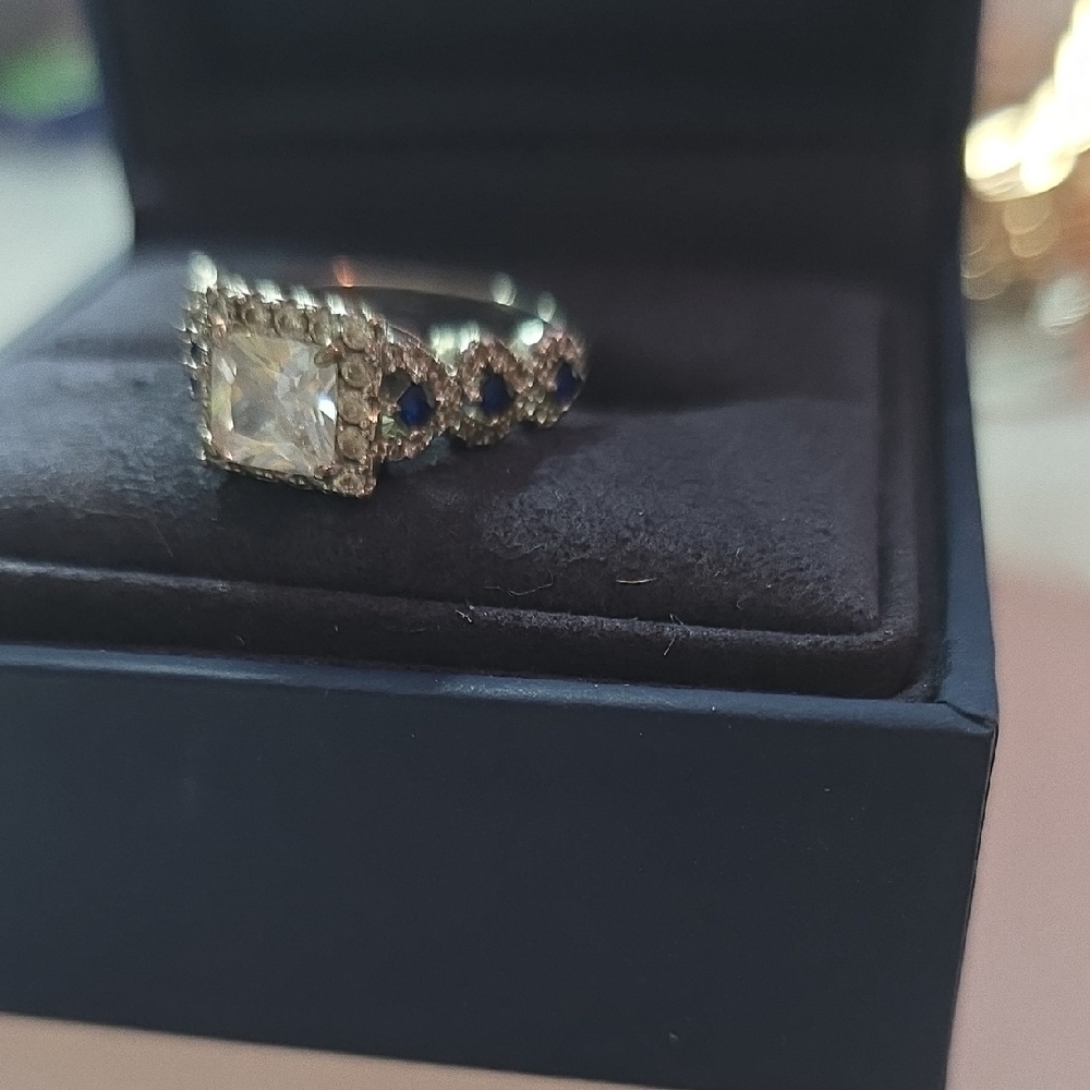 Elegant Silver and Blue Gemstone Ring